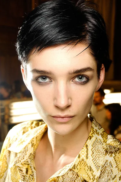 Look 10
